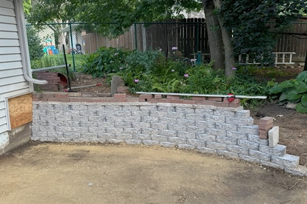 What Are the Benefits of Installing Retaining Walls in Residential Landscapes?